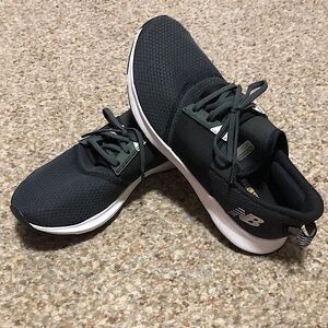 Womens New Balance size 8 walking/running sneakers.